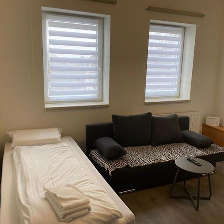 Modernes Apartment Mit 2 Schlafzimmern Und Privatparkplatz Nahe Innenstadt ノイミュンスター エクステリア 写真