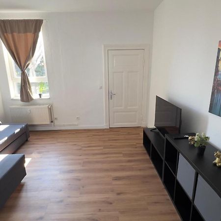 Modernes Apartment Mit 2 Schlafzimmern Und Privatparkplatz Nahe Innenstadt ノイミュンスター エクステリア 写真
