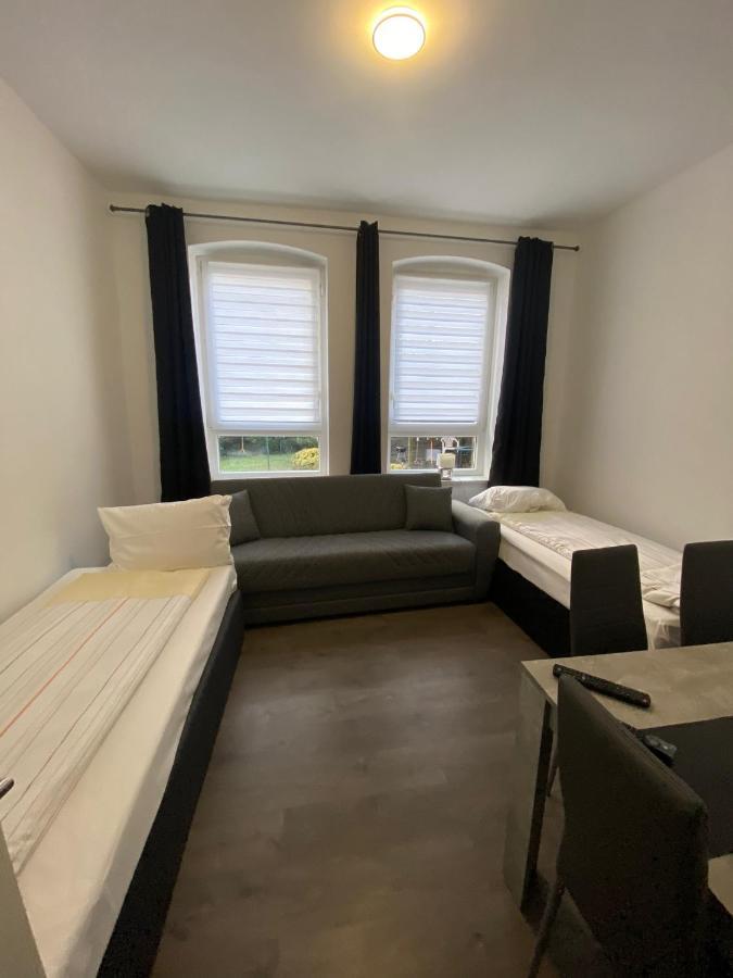Modernes Apartment Mit 2 Schlafzimmern Und Privatparkplatz Nahe Innenstadt ノイミュンスター エクステリア 写真