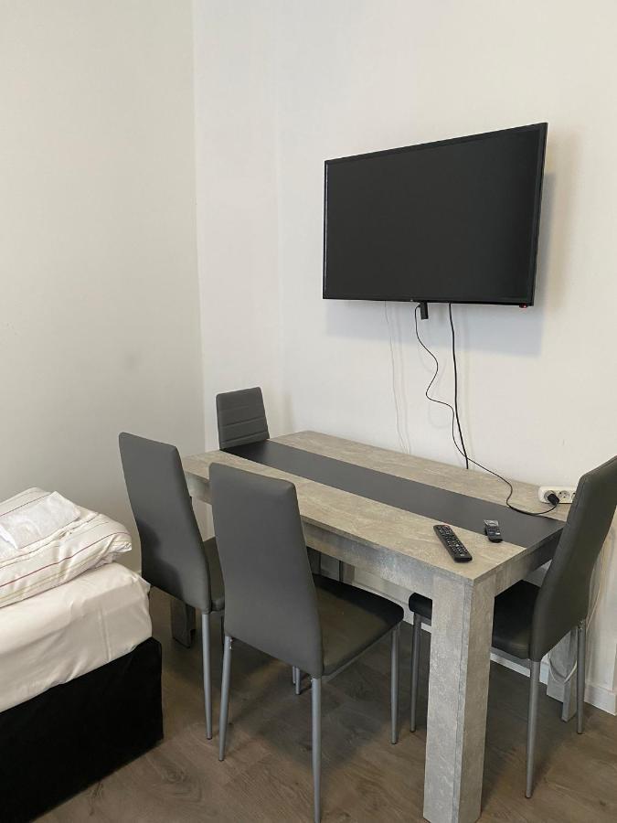 Modernes Apartment Mit 2 Schlafzimmern Und Privatparkplatz Nahe Innenstadt ノイミュンスター エクステリア 写真