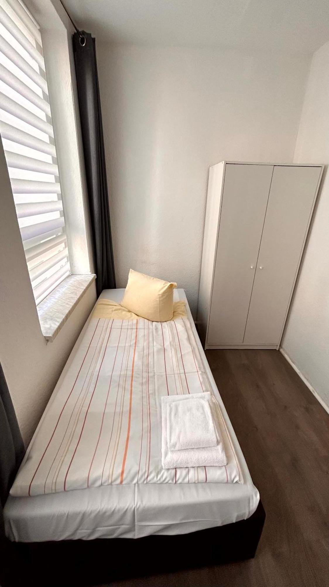 Modernes Apartment Mit 2 Schlafzimmern Und Privatparkplatz Nahe Innenstadt ノイミュンスター エクステリア 写真