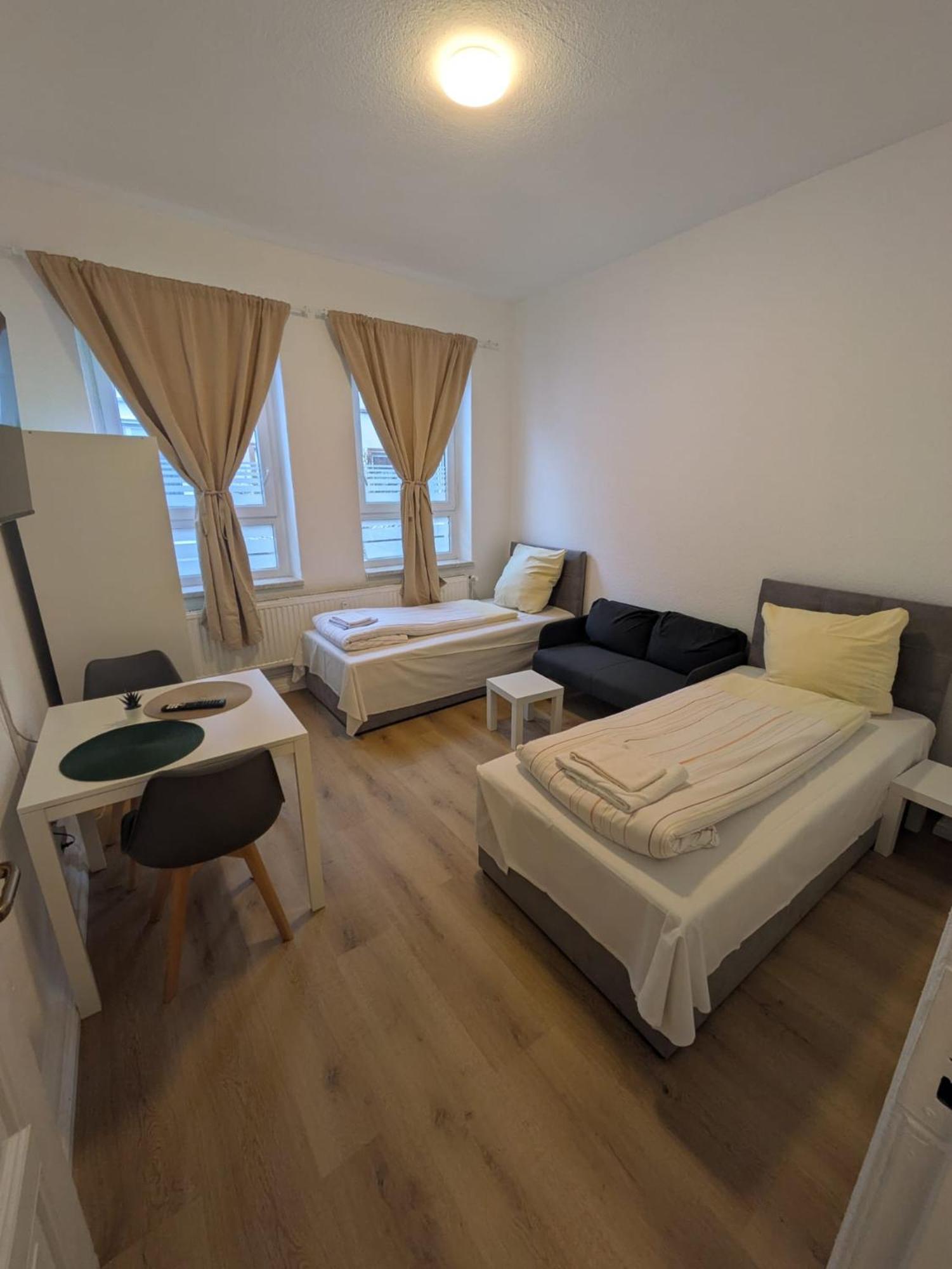 Modernes Apartment Mit 2 Schlafzimmern Und Privatparkplatz Nahe Innenstadt ノイミュンスター エクステリア 写真
