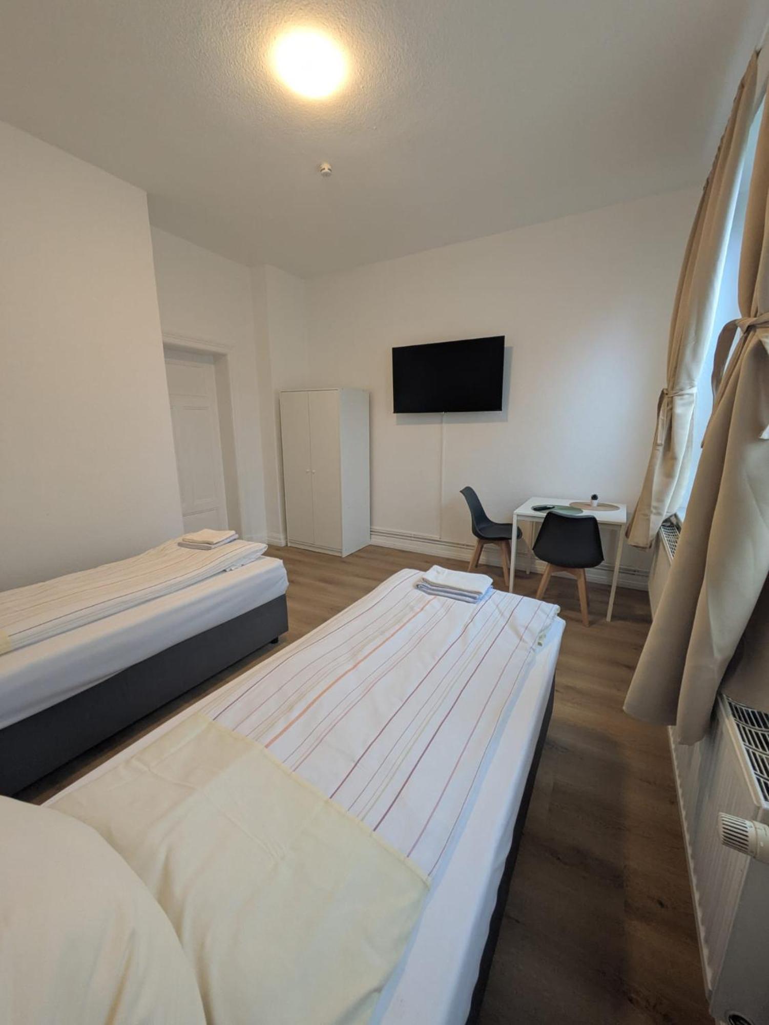 Modernes Apartment Mit 2 Schlafzimmern Und Privatparkplatz Nahe Innenstadt ノイミュンスター エクステリア 写真