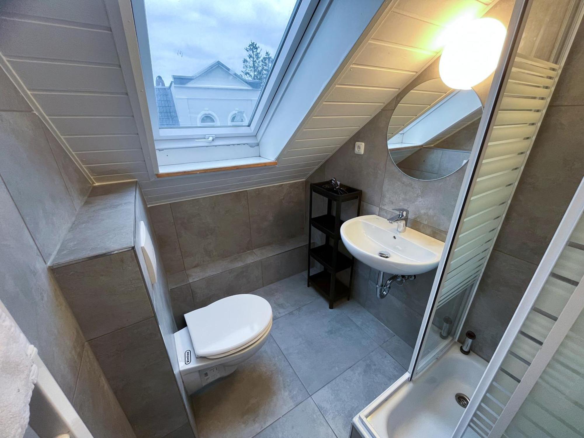 Modernes Apartment Mit 2 Schlafzimmern Und Privatparkplatz Nahe Innenstadt ノイミュンスター エクステリア 写真