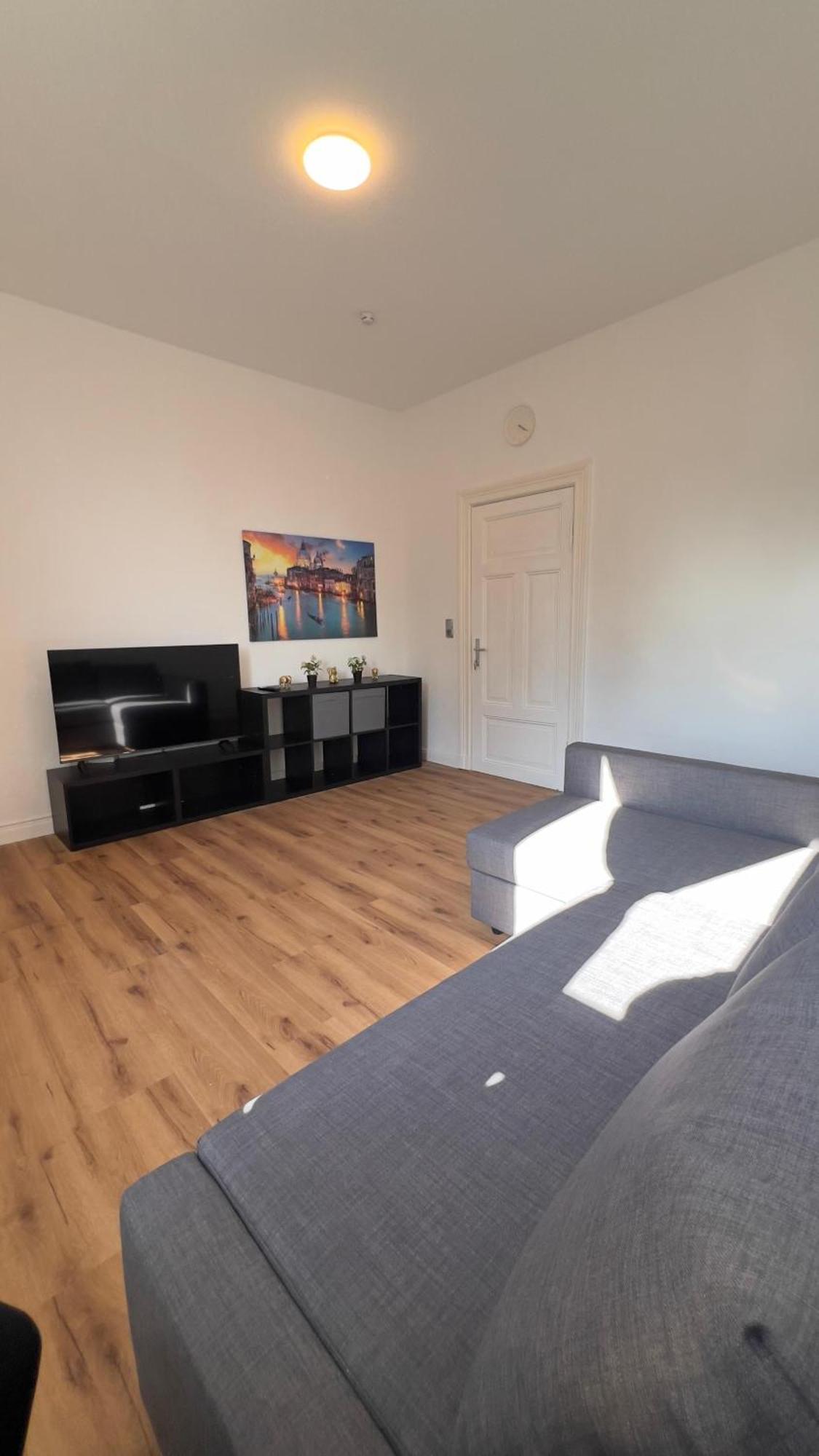 Modernes Apartment Mit 2 Schlafzimmern Und Privatparkplatz Nahe Innenstadt ノイミュンスター エクステリア 写真
