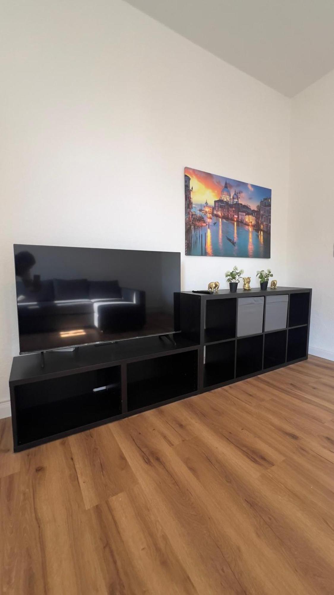 Modernes Apartment Mit 2 Schlafzimmern Und Privatparkplatz Nahe Innenstadt ノイミュンスター エクステリア 写真