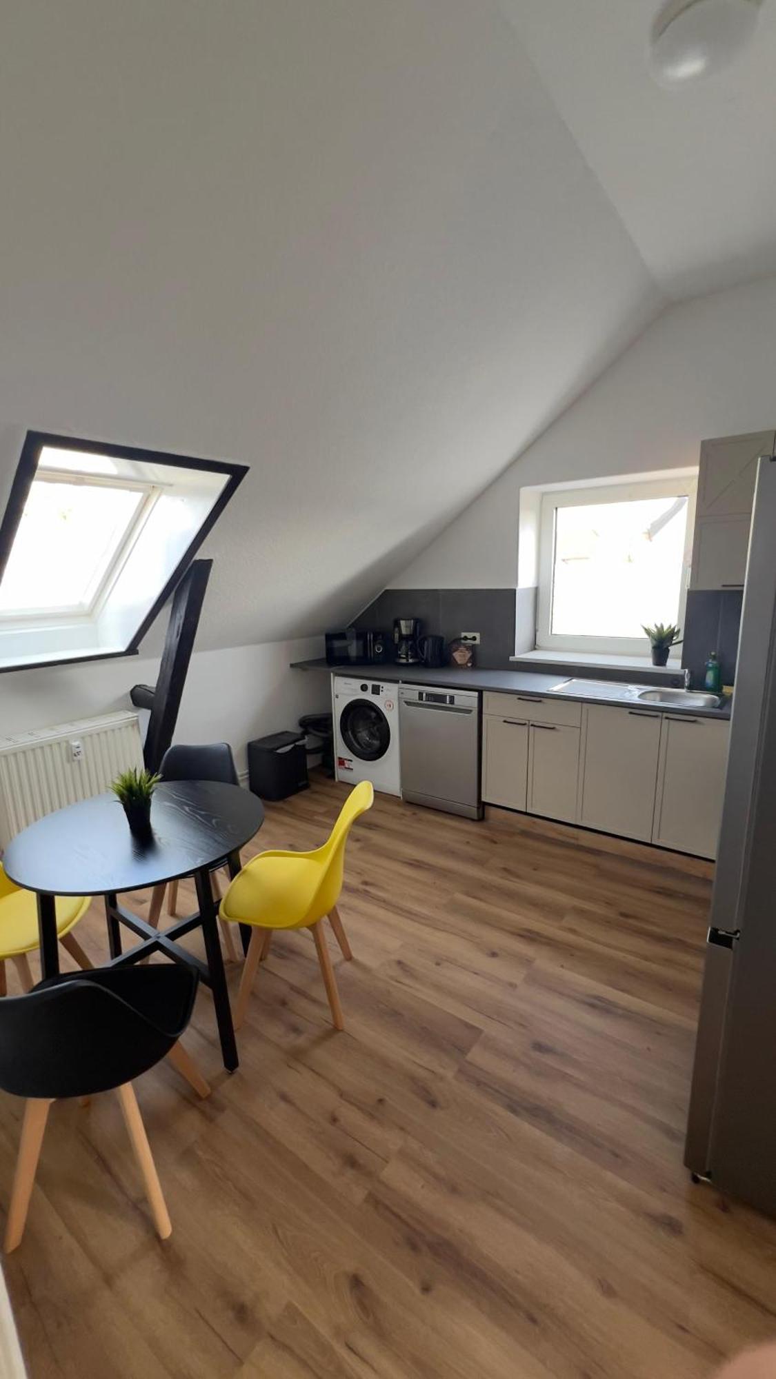 Modernes Apartment Mit 2 Schlafzimmern Und Privatparkplatz Nahe Innenstadt ノイミュンスター エクステリア 写真